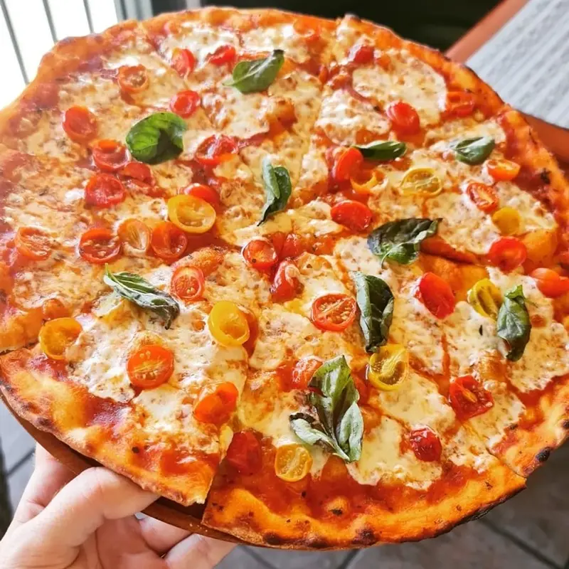 Pizza Caprese