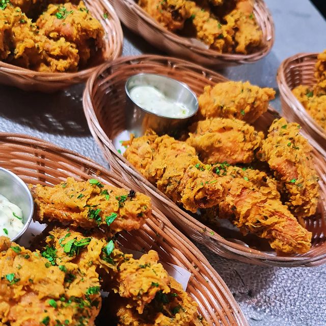 Crispy Herbed Chicken Wings (cafe)