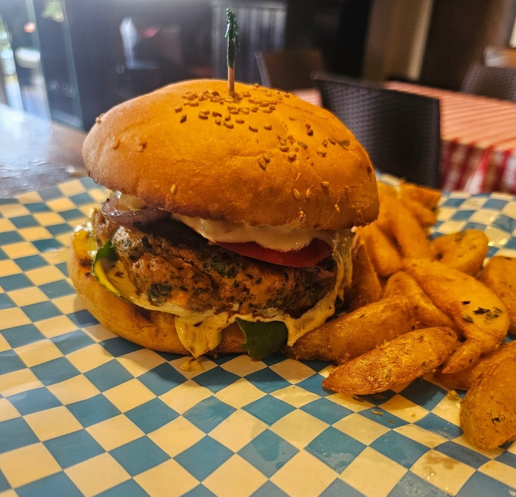 The Signature Salmon Burger (R)