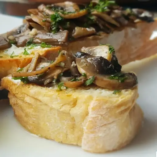 Bruschetta Mushroom & Goat Cheese
