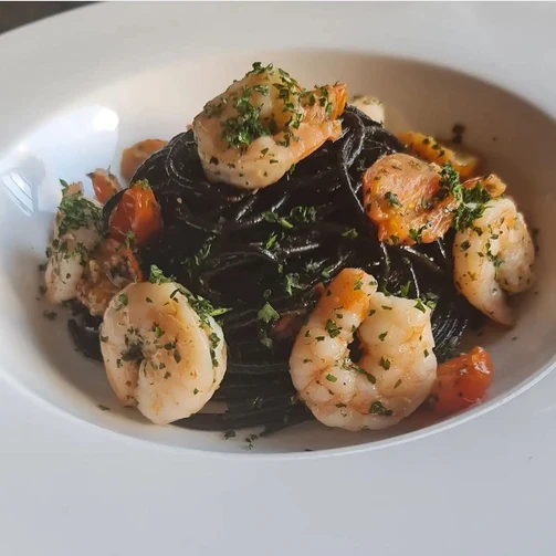 Spaghetti Squid Ink with Garlic Shrimps