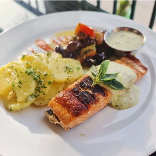 Charred Salmon Fillet with Creamy Pesto Sauce