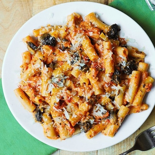 Pasta Pesto Red Mushrooms